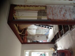 Plaatsen staalconstructie.